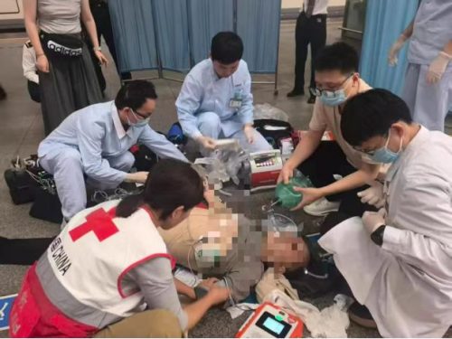 一台AED两年七次救人：广州南站的公共急救“体系答卷”